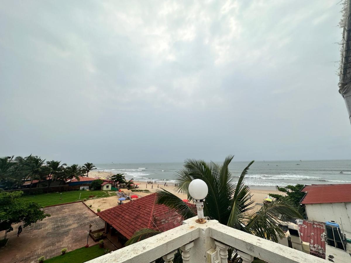 Hotel Salty Waves Baga Ngoại thất bức ảnh