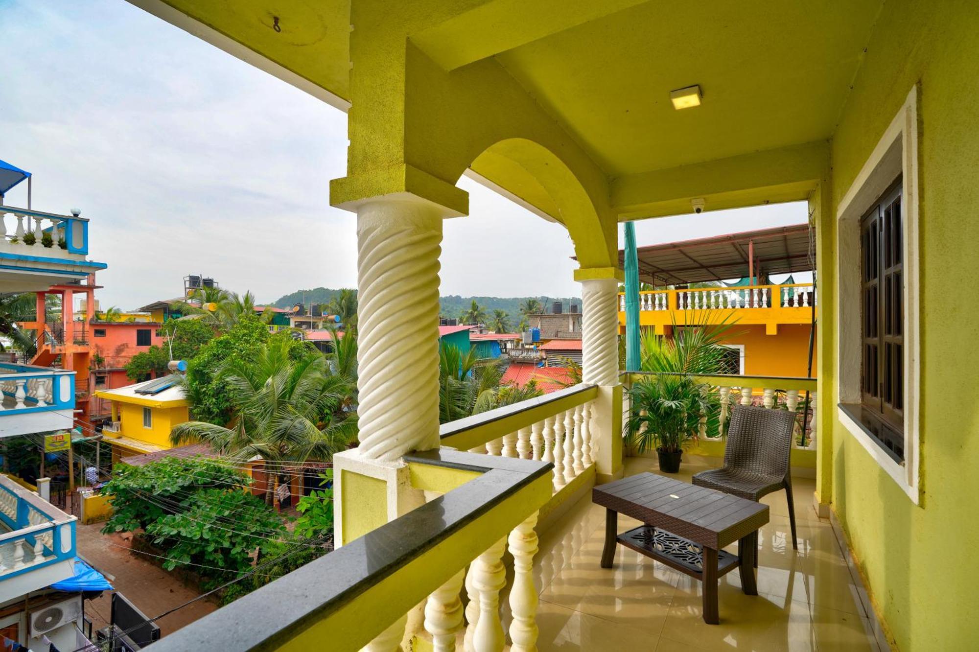 Hotel Salty Waves Baga Ngoại thất bức ảnh