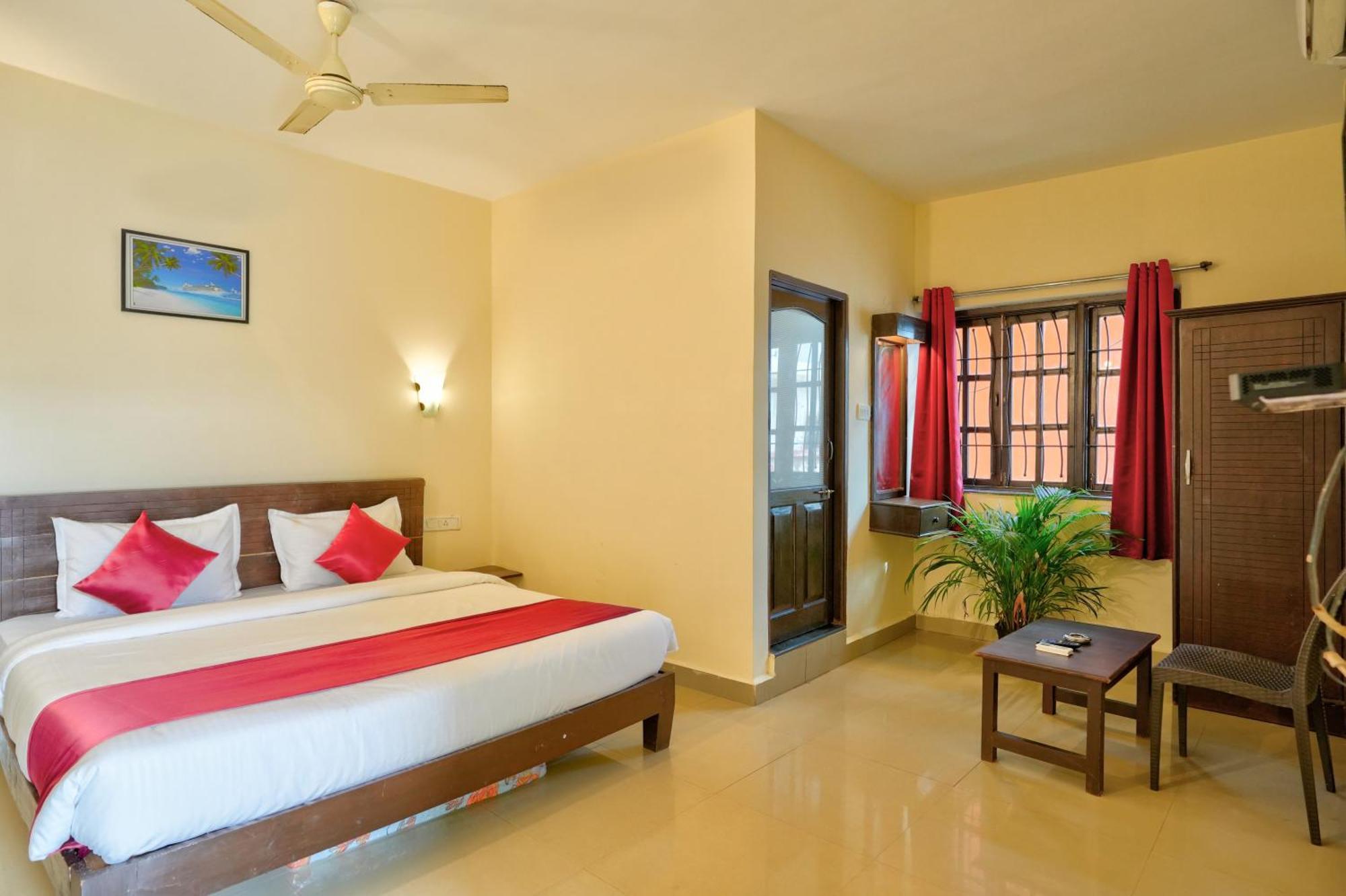 Hotel Salty Waves Baga Ngoại thất bức ảnh