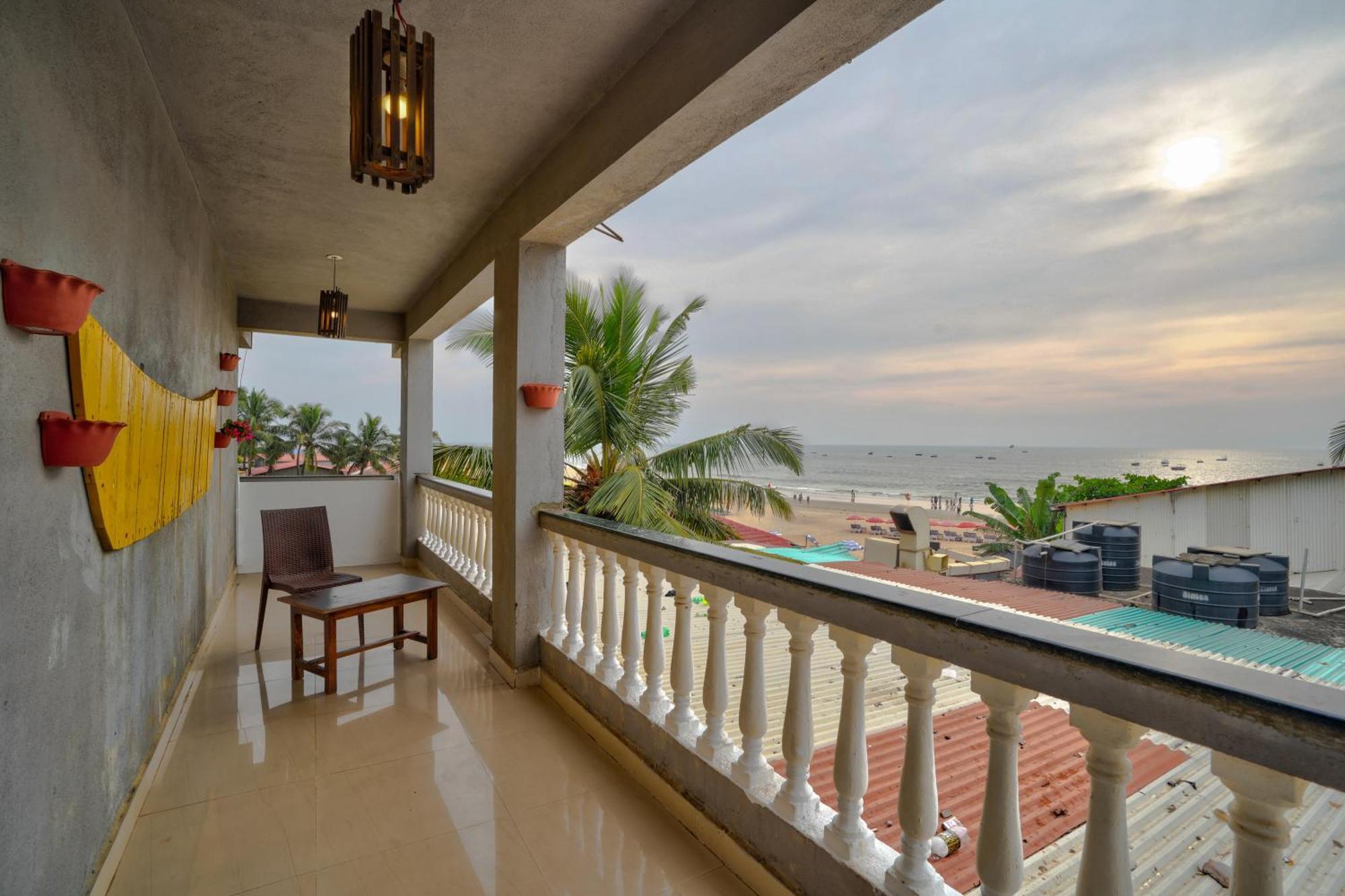 Hotel Salty Waves Baga Ngoại thất bức ảnh