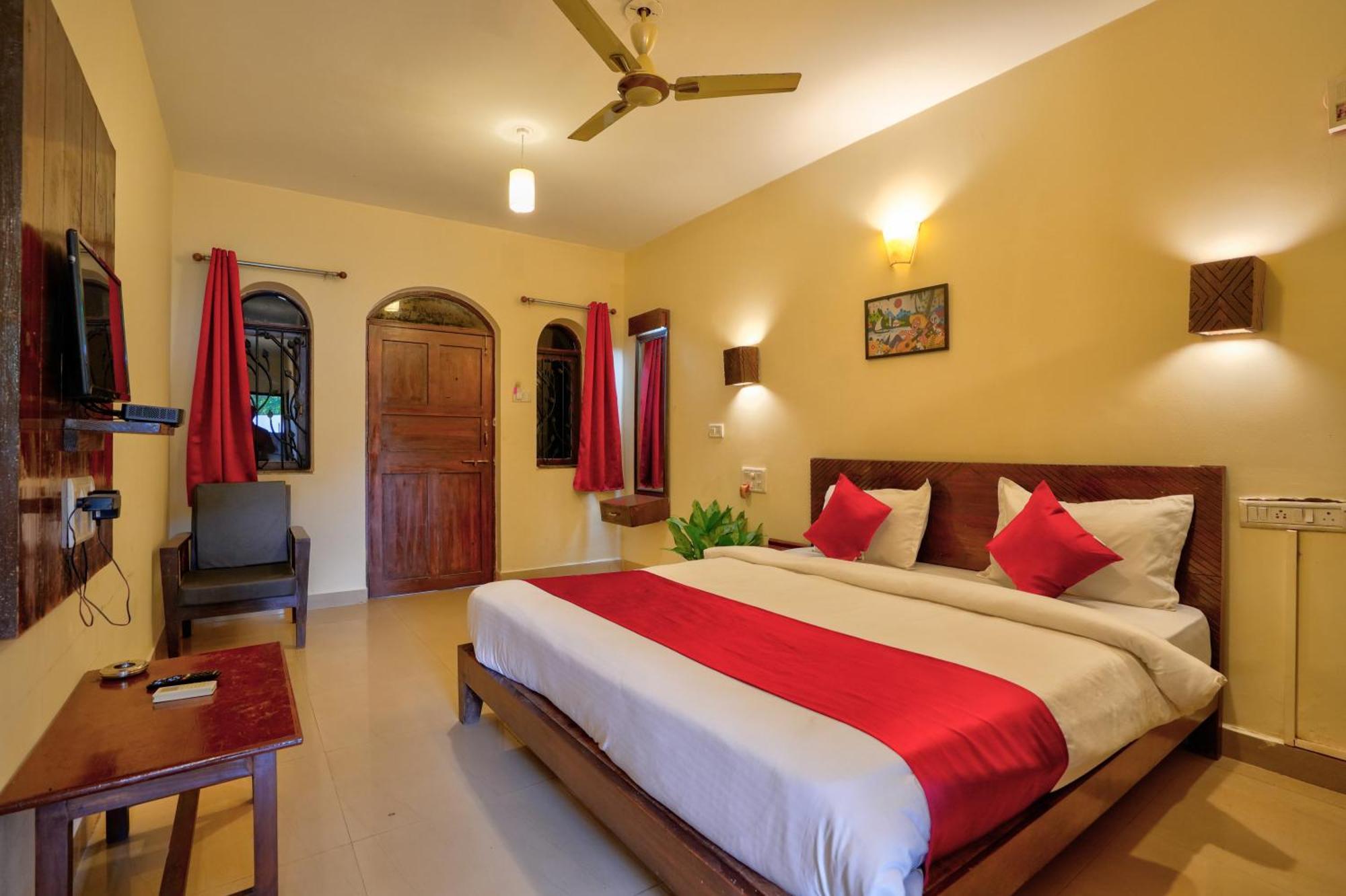 Hotel Salty Waves Baga Ngoại thất bức ảnh