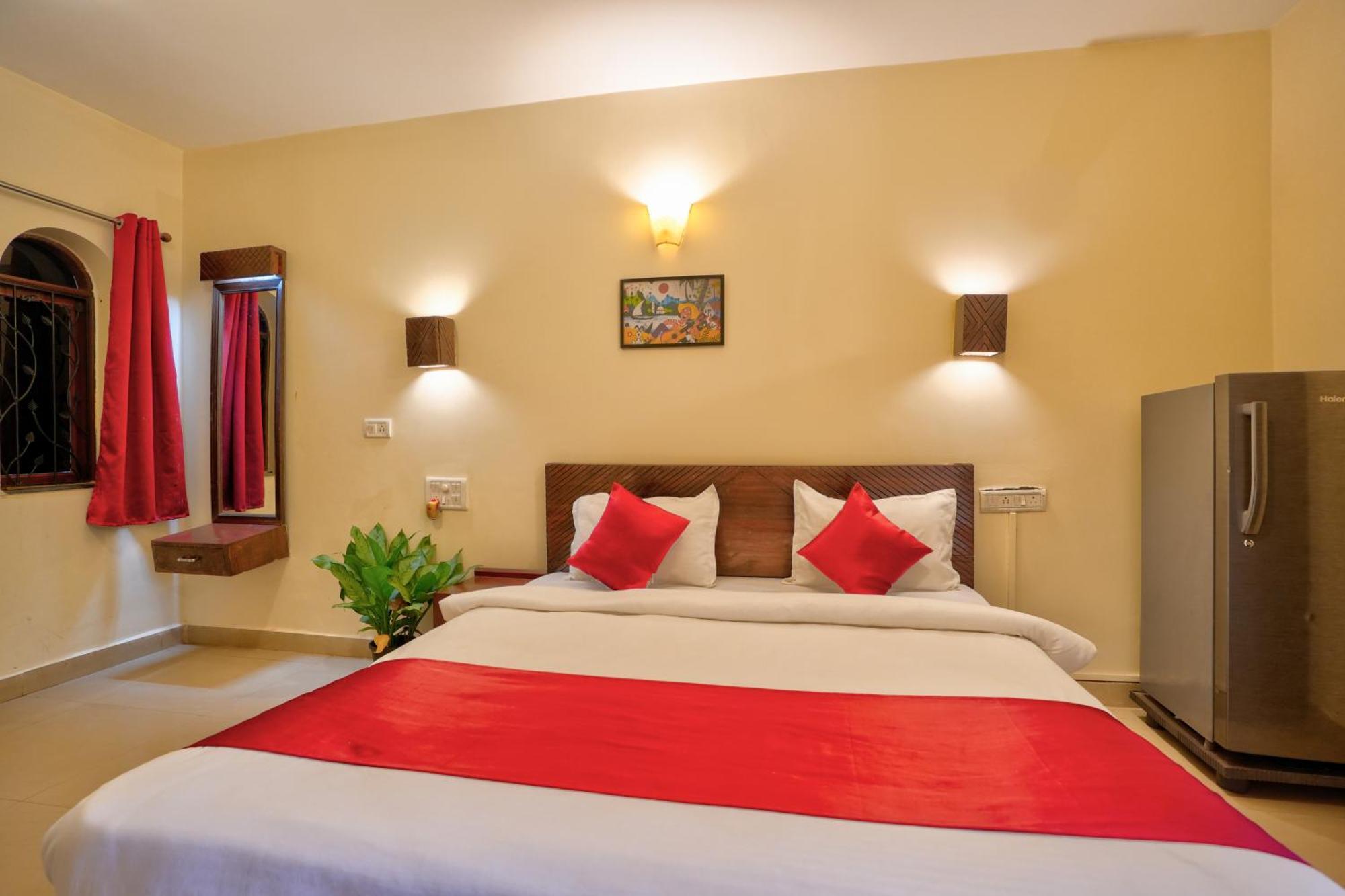 Hotel Salty Waves Baga Ngoại thất bức ảnh