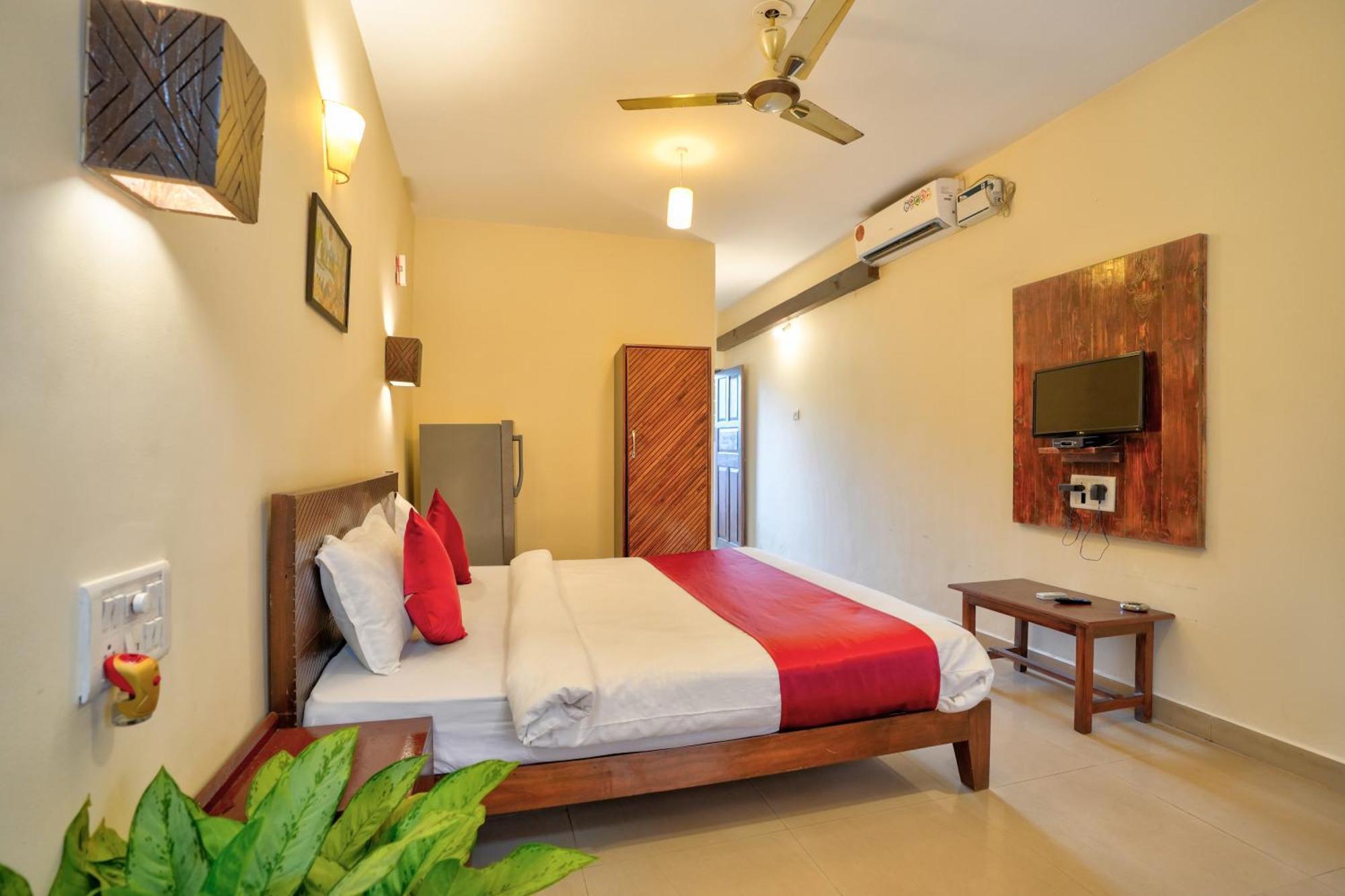 Hotel Salty Waves Baga Ngoại thất bức ảnh