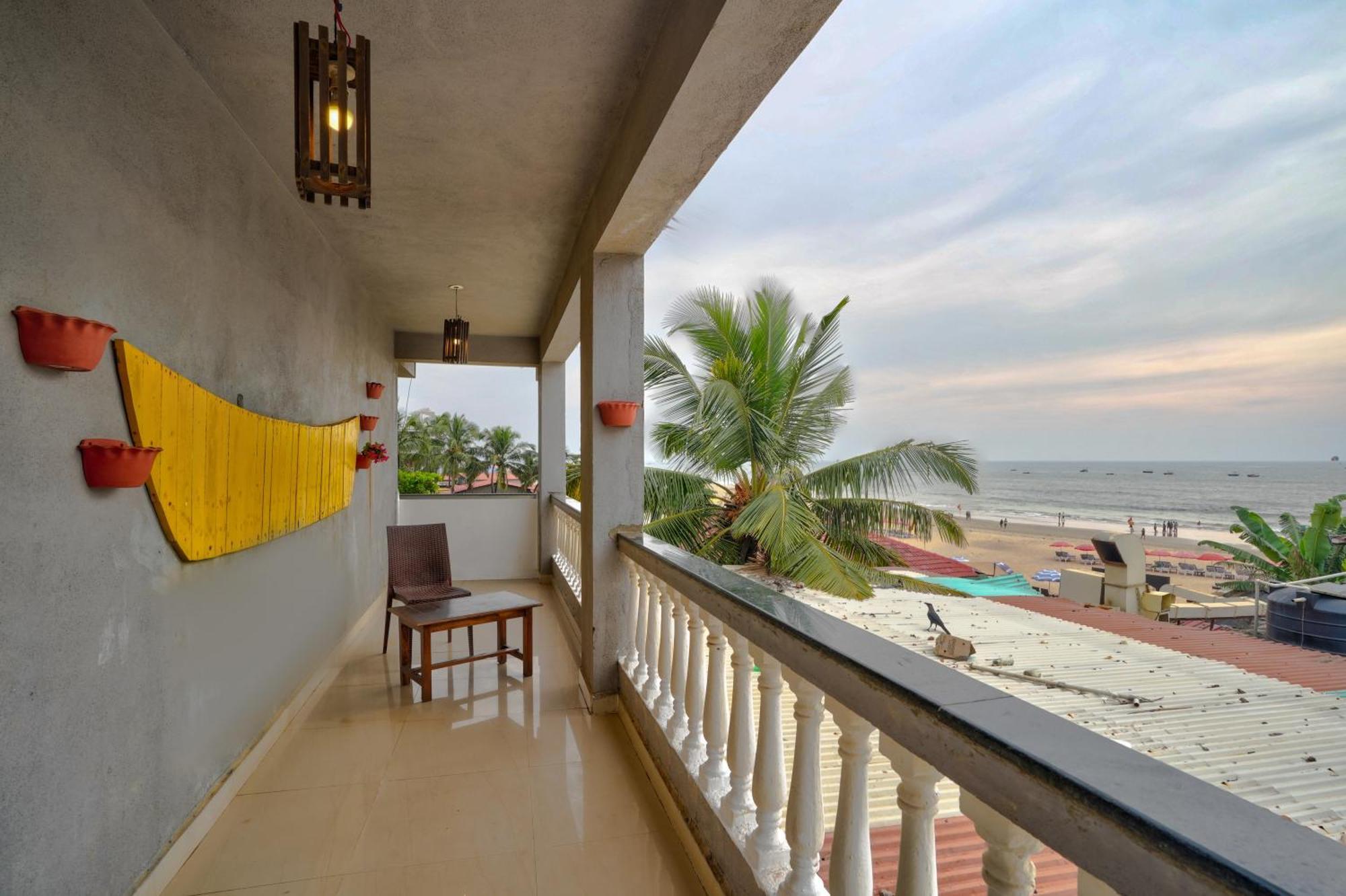 Hotel Salty Waves Baga Ngoại thất bức ảnh