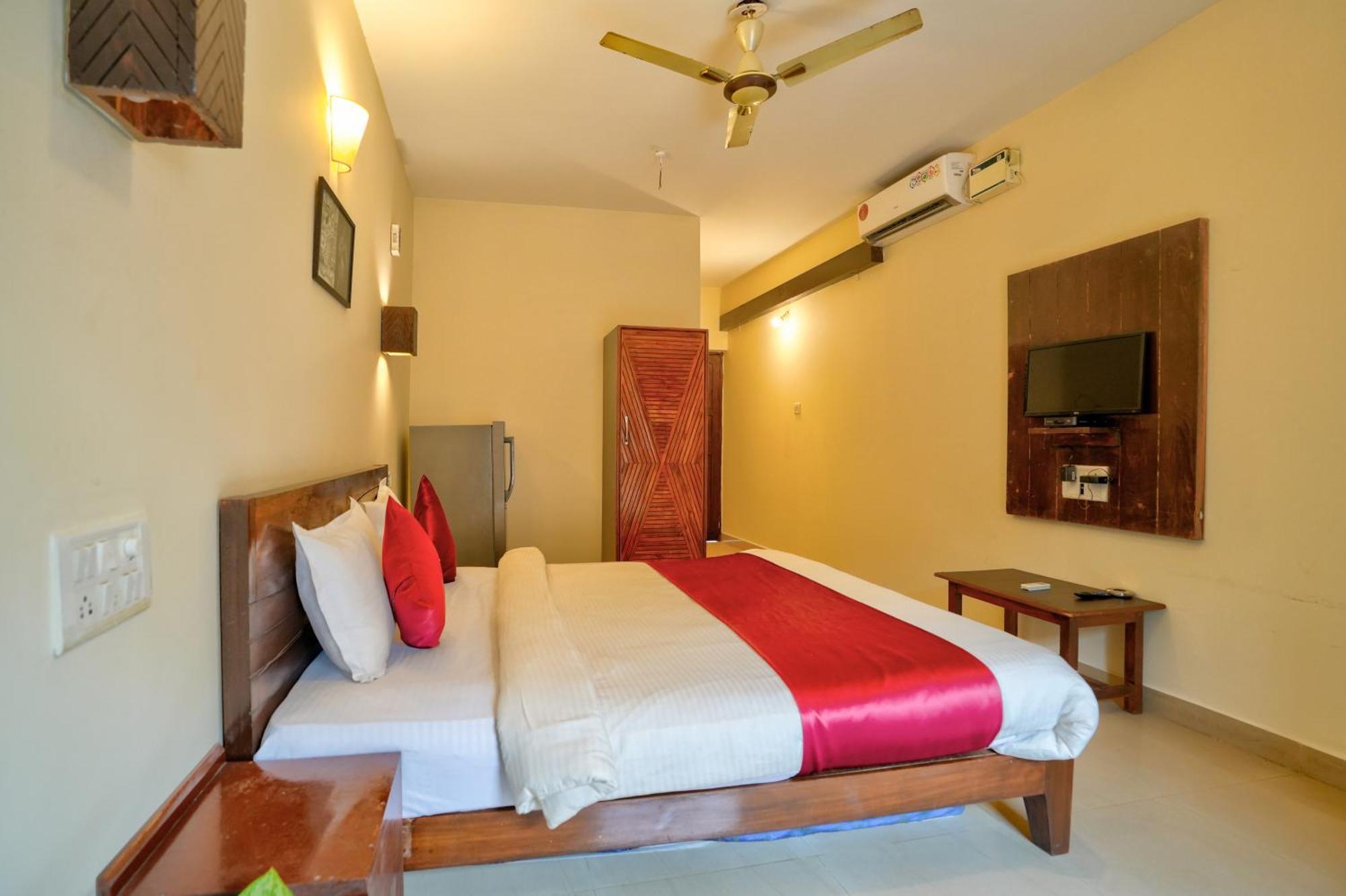 Hotel Salty Waves Baga Ngoại thất bức ảnh