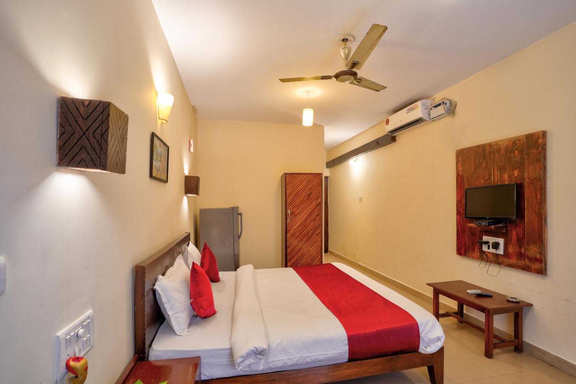 Hotel Salty Waves Baga Ngoại thất bức ảnh