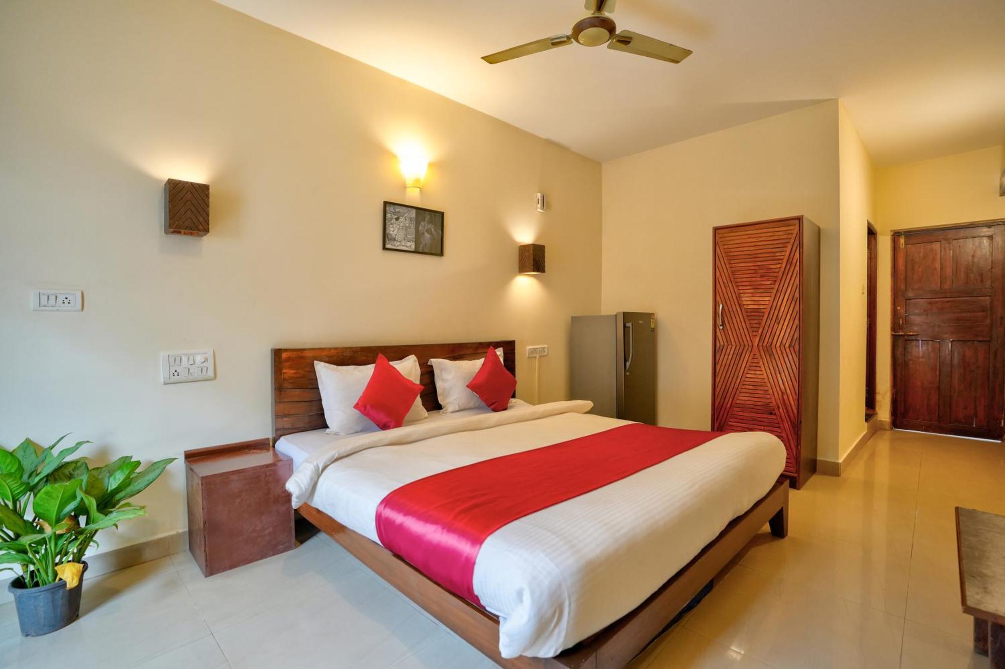 Hotel Salty Waves Baga Ngoại thất bức ảnh