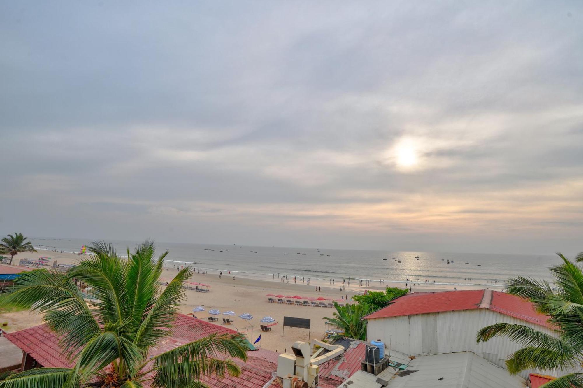 Hotel Salty Waves Baga Ngoại thất bức ảnh