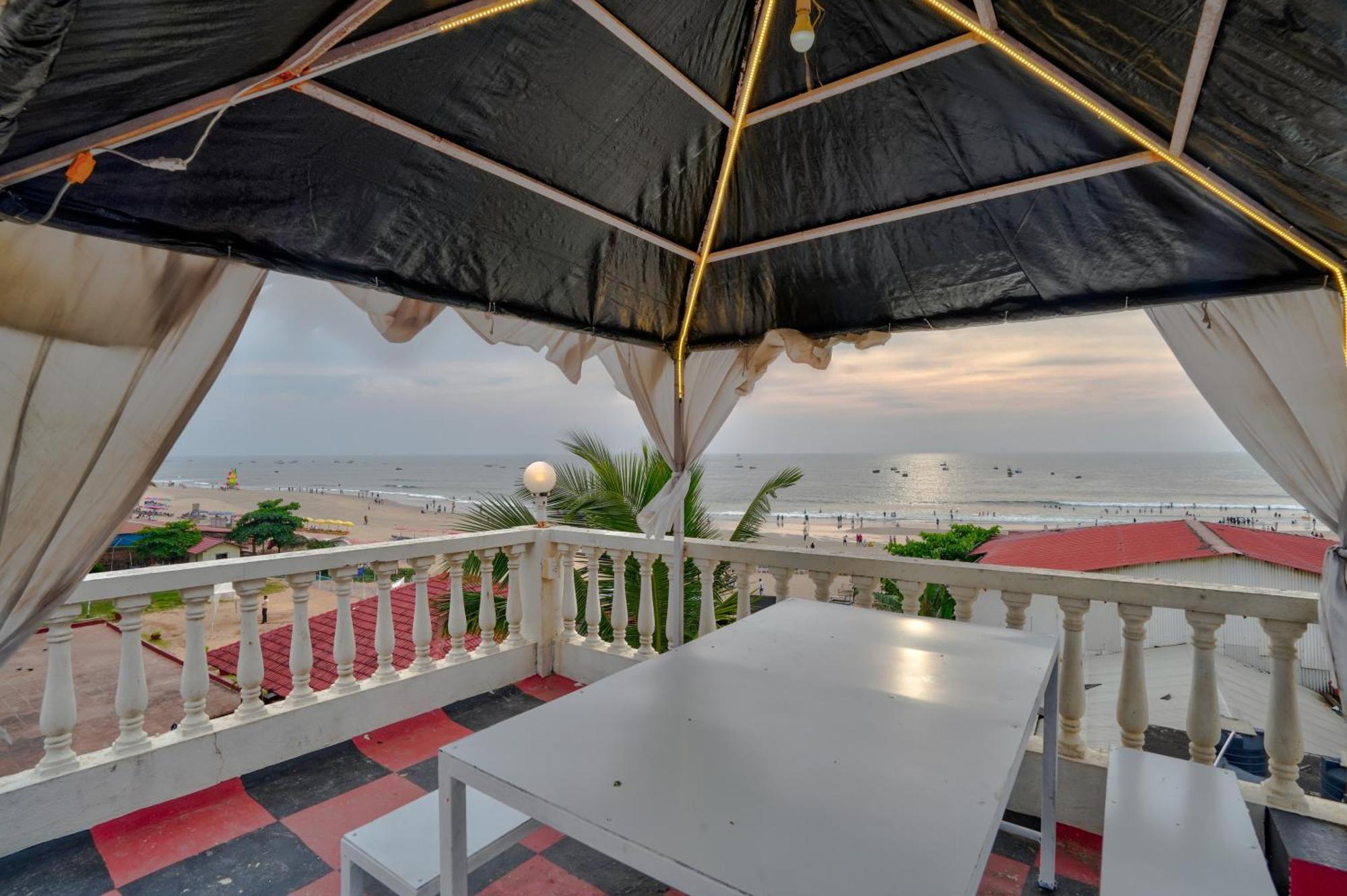 Hotel Salty Waves Baga Ngoại thất bức ảnh