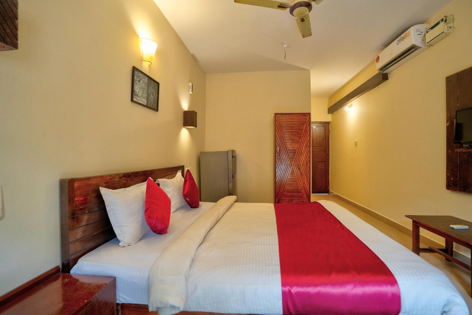 Hotel Salty Waves Baga Ngoại thất bức ảnh