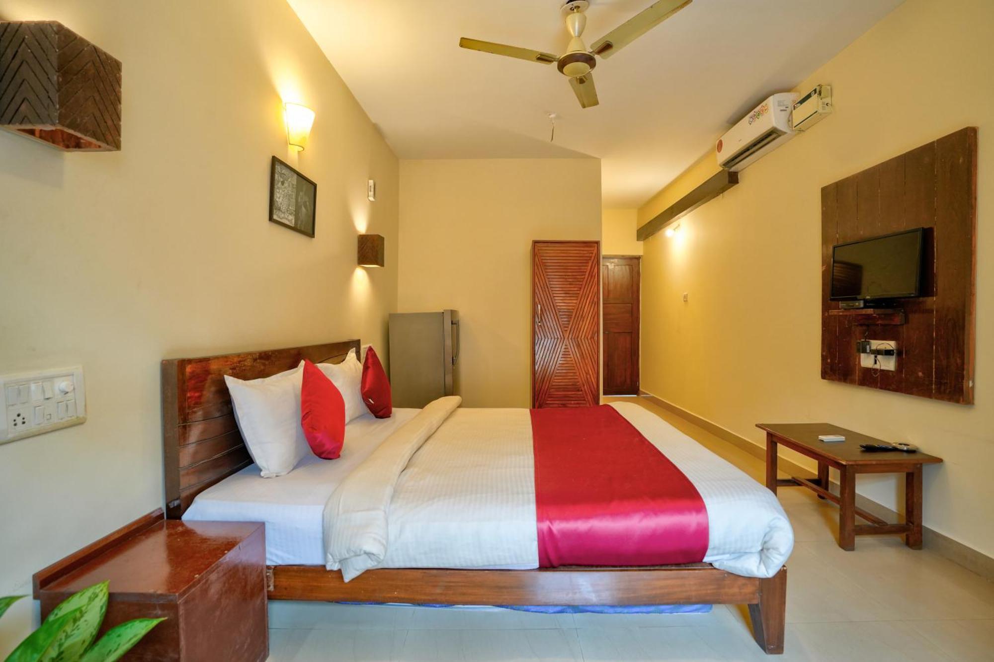 Hotel Salty Waves Baga Ngoại thất bức ảnh