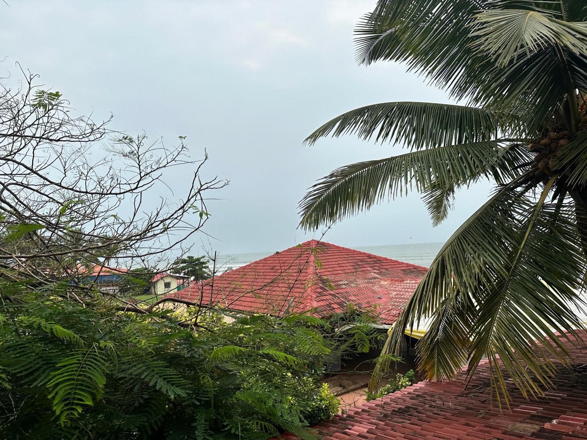 Hotel Salty Waves Baga Ngoại thất bức ảnh