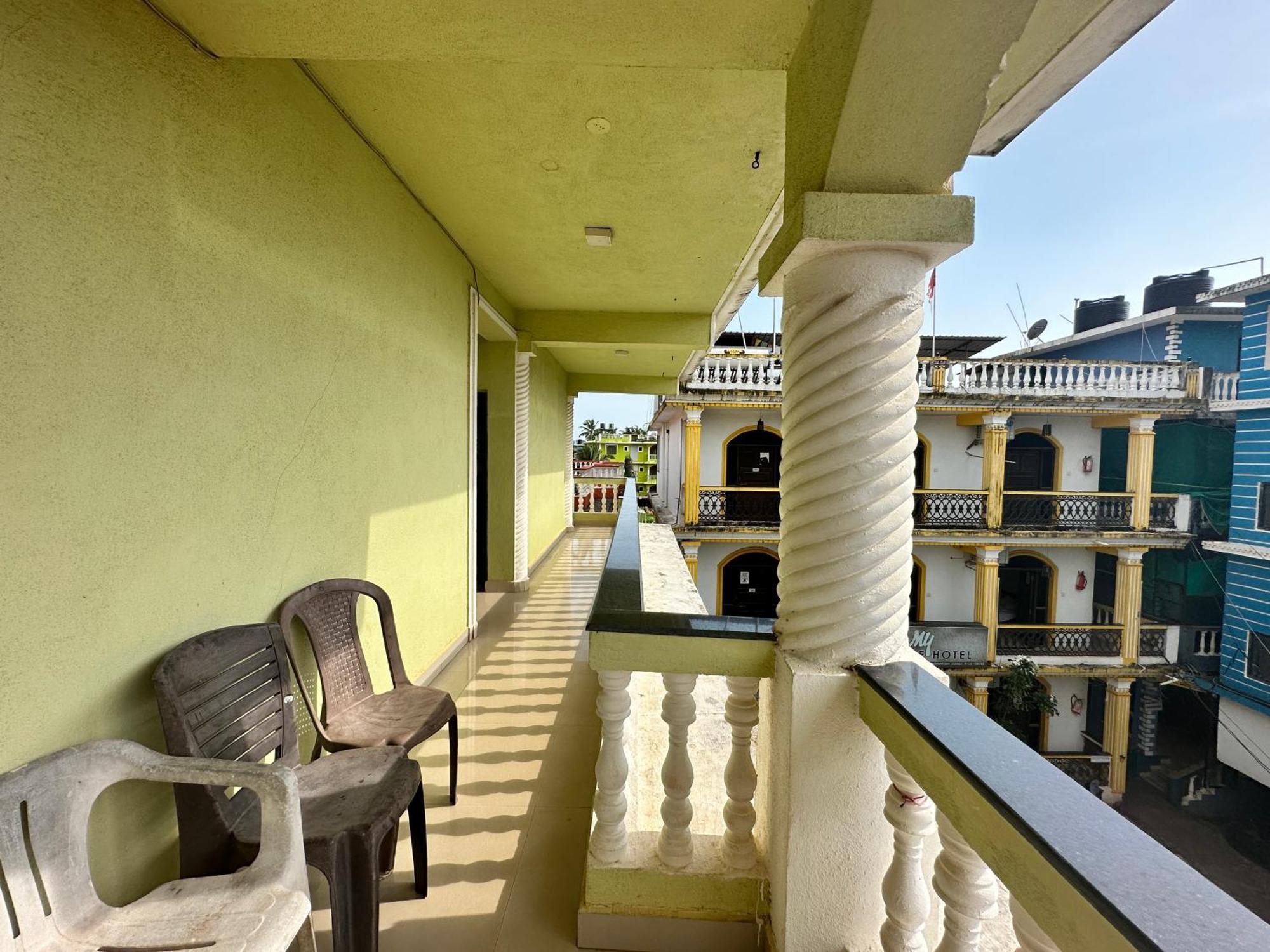 Hotel Salty Waves Baga Ngoại thất bức ảnh